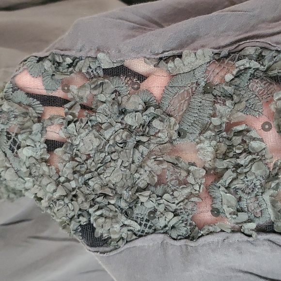 POL Grey BoHo Lace Bellsleeve Top Size Large Soft Stretchy V-Neck Whimsigoth - Picture 9 of 11